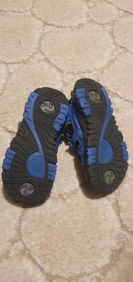 Športové sandále, 27