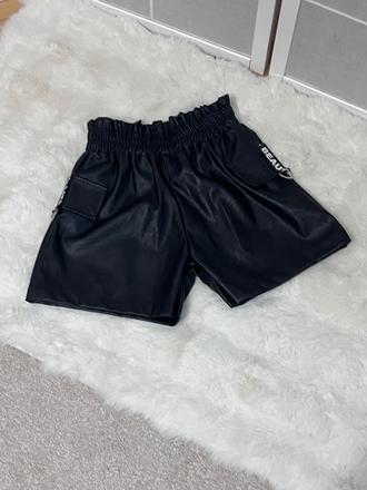 Čierne kožené šortky, 