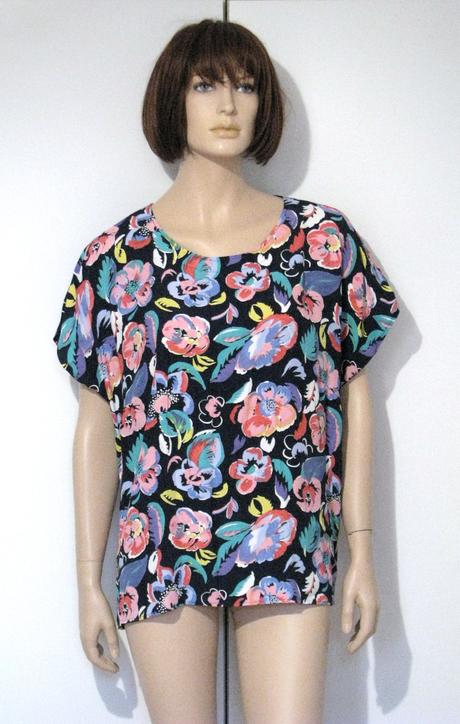 Čierno-farebná kvietkovaná blúzka, xl