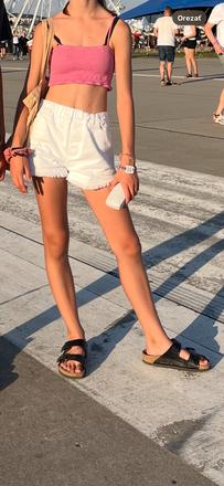 Croptop longlivethequeen 12, 146