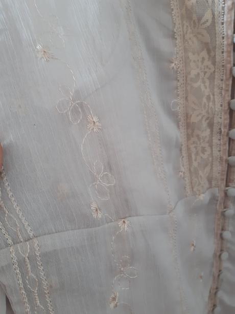 Bluzka s malymi gombickami, bonmarché,40