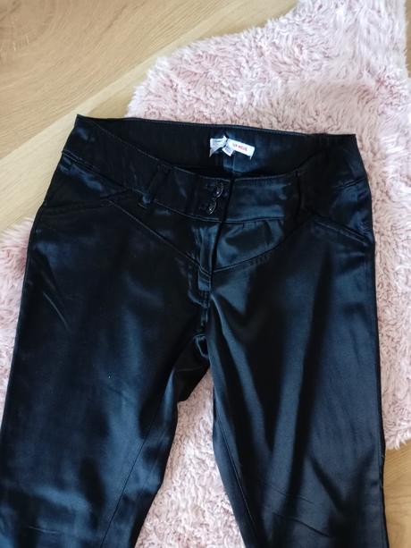 Saténové nohavice, 36