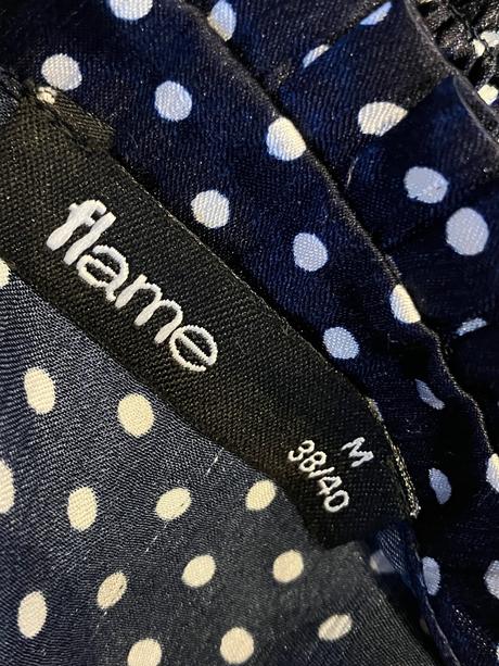 Dámska bodkovaná blúzka s volánom (m), m