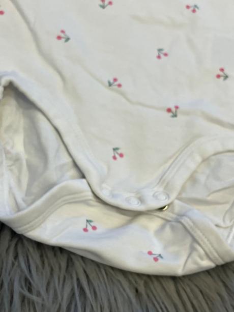 Dievčenské body s čerešňami h&m (74), h&m,74