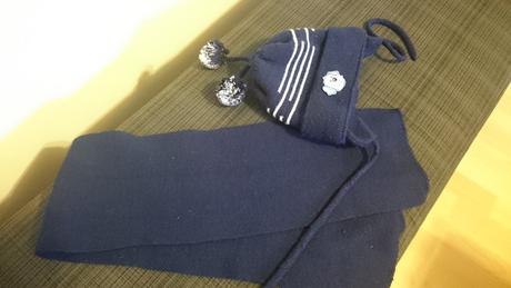 Modrá čiapka a šál, 74