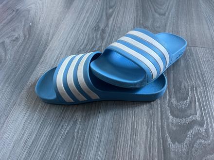 Šľapkky adidas, adidas,35