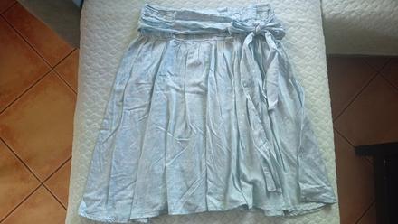 Krásna tociva sukna s mašľou, hribiky, s