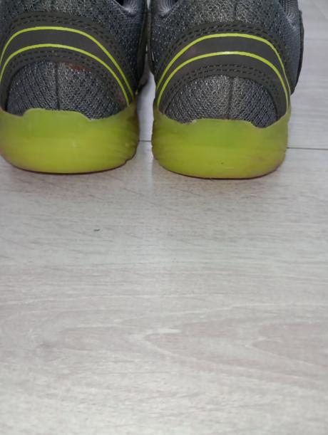 Svietiace botasky, lupilu,29