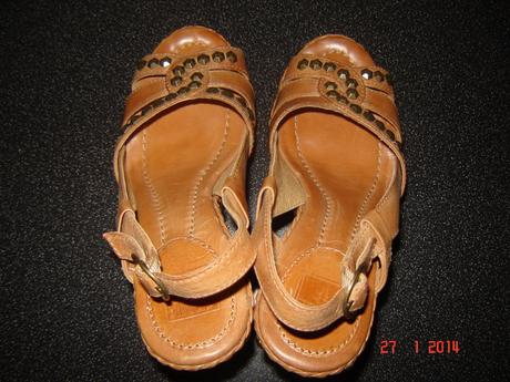 Kožené sandálky frye, 37