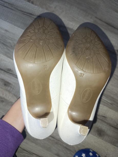 Biele lodičky, graceland,37