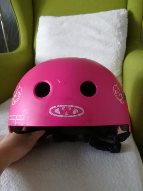 Prilba na korčuľovanie, s