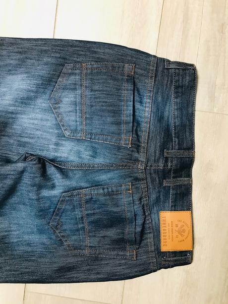 Perfektné riflové kraťasy, 40