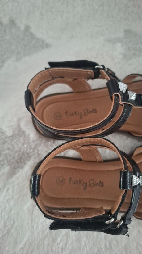 Sandále s vybíjaním, deichmann,34