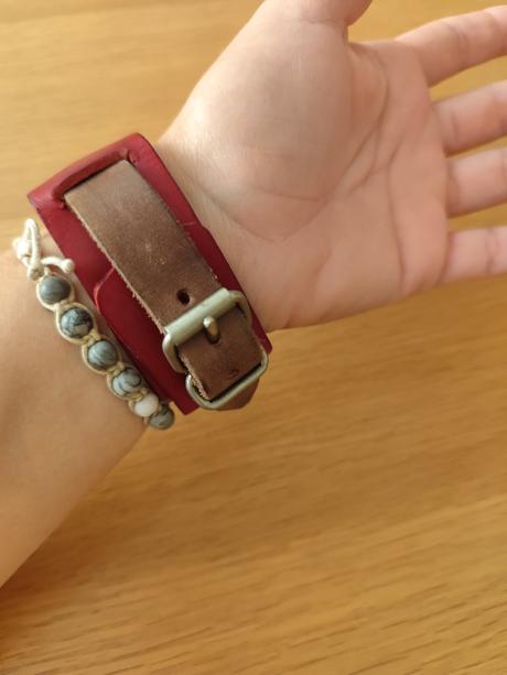 Kožený náramok,