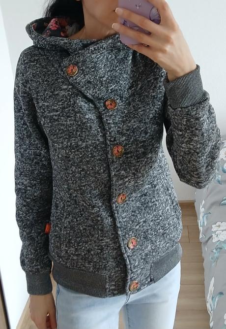 Mikina na gombiky, m / s