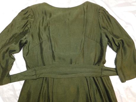 Brigitte pekne vintage šaty, 42