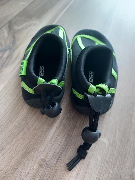 Topánky do vody, 25