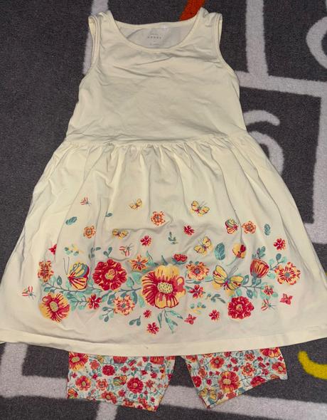 Šaty a krátke nohavice name it v.122 top stav, name it,122