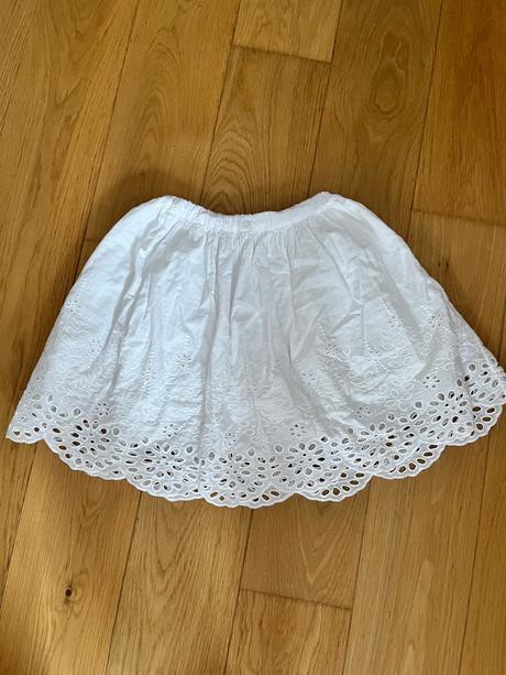 Zadarmo- biela sukna, sinsay,122