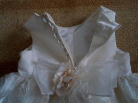 Slávnostné šaty, 86