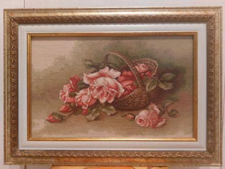 Ručne vyšívaný obraz " rúže v košíku ", 