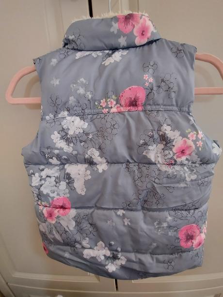 Vesta s čiapkou next, next,116