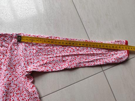 Predám dievčenské pyžamo, 