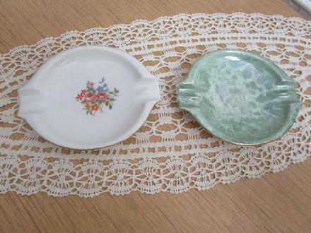 2039. dekor. predmety znač. 2 ks,