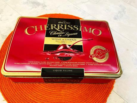 Plechové dózy na suché pečivo,