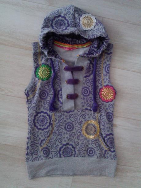 Extravagantná luxusná vestička s mandalamy, s