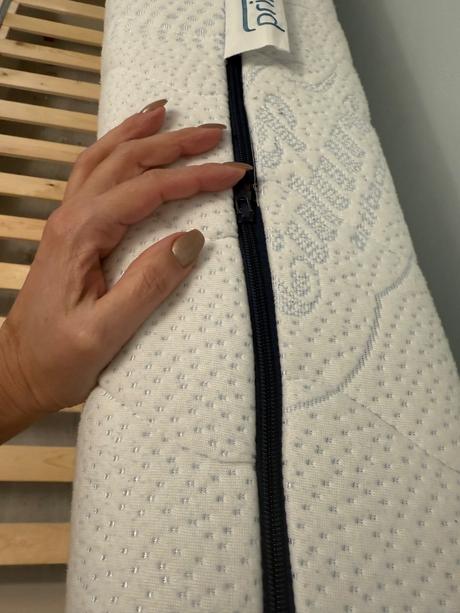 Rozkladacia posteľ s úložným priestorom,