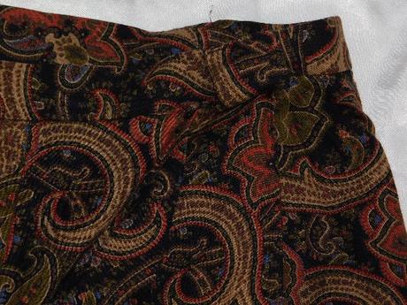 Luxusny vlneny kroj, 40