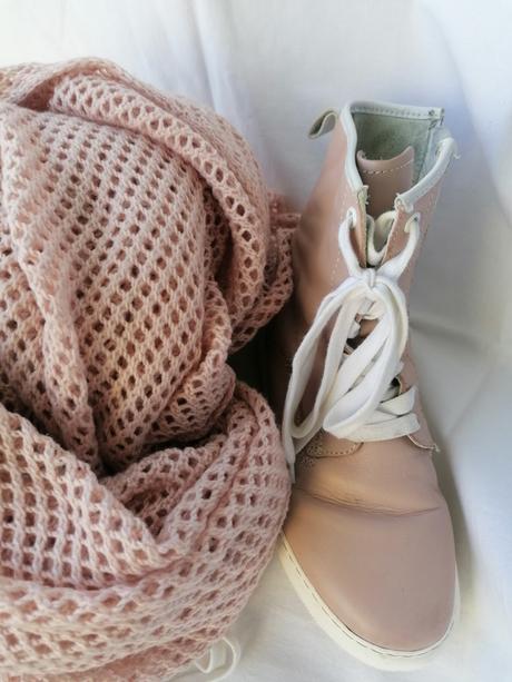 Celokoženné pudrovoružové topánky, baťa,36