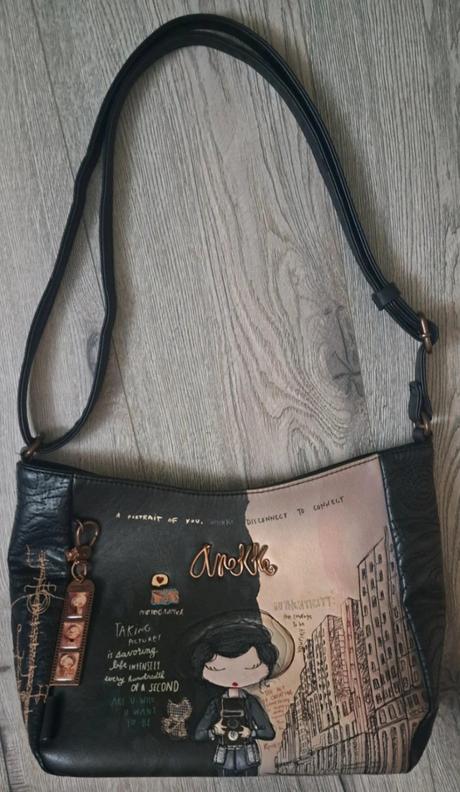 Kabelka anekke, anekke