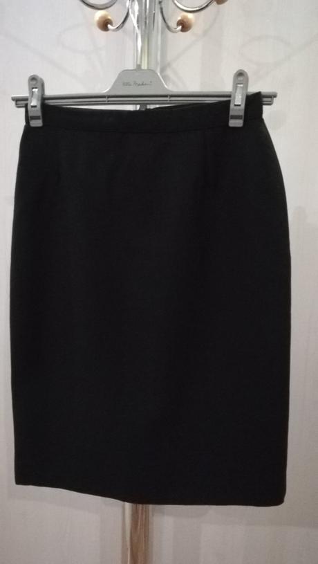 Dámska klasická sukňa, 36