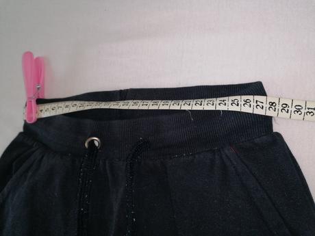 Tepláky s vrecúškom, 128