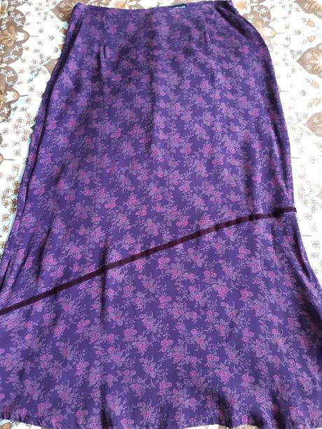 Fialovo bordová sukňa, 40