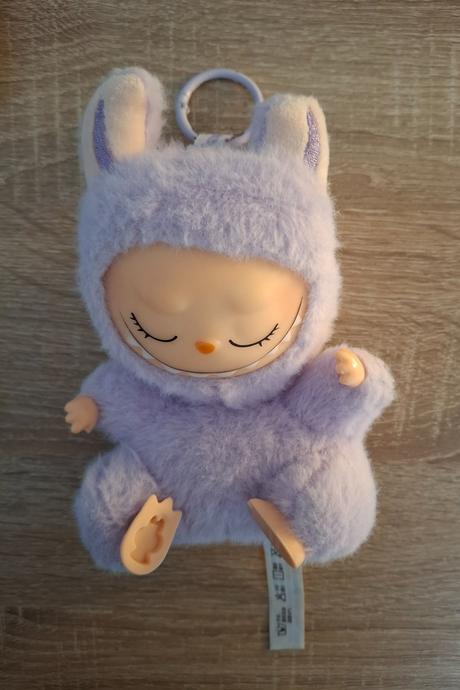 Nový labubu/lafufu popmart s oblečením, 