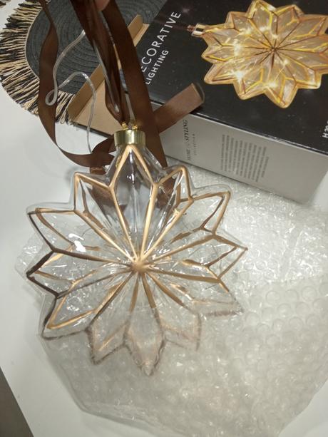 Vianočná hviezda svietiaca, 