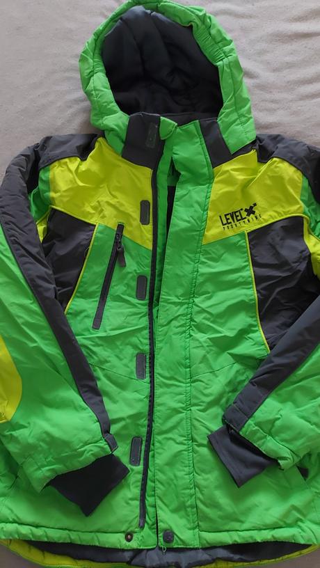 Zimná lyžiarska bunda, 146