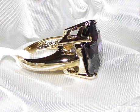 Prsteň s veľkým kameňom, 