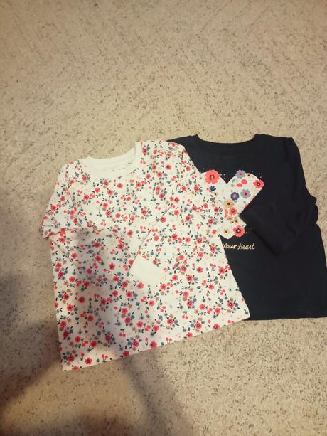 2x krásne mikiny respektíve tričká, c&a,122
