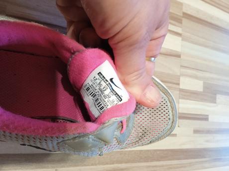 Predam dievcenske nike botasky, nike,30