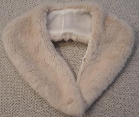 Béžový kabát s kožušinkou, s