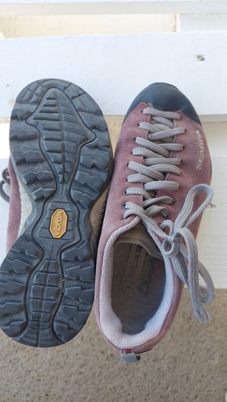 Turisticke topanky, scarpa,38