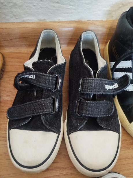 Detská obuv rôzne veľkosti od 25 do 33 veľmi zacho, 33