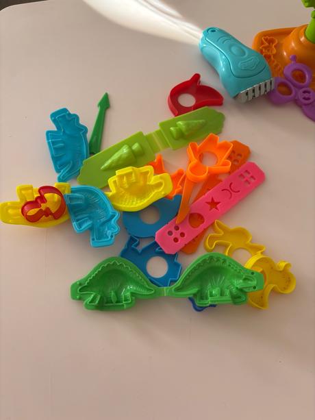 Plastelina playdoh-kadernictvo, 
