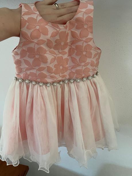 Šaty slavnostné, 86