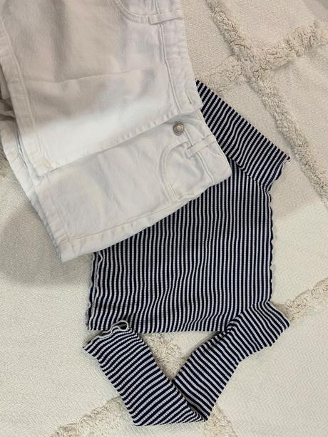 Krátky top s odhalenými ramenami, 140