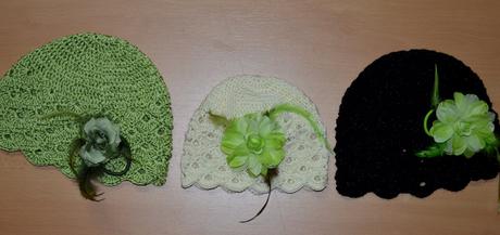 Háčkovaná čiapočka s kvetom, <50 - 158